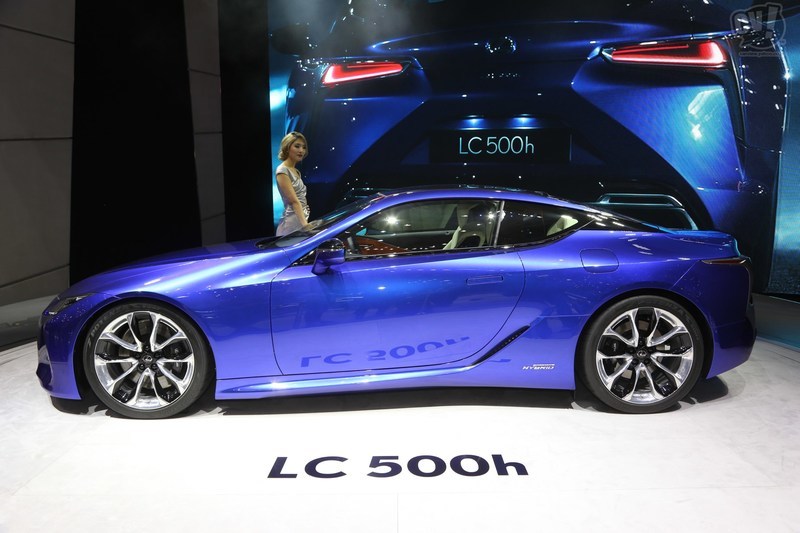 ついにLEXUS LCに待望の「あの新色」が登場か？: のんびりなまけにっき２