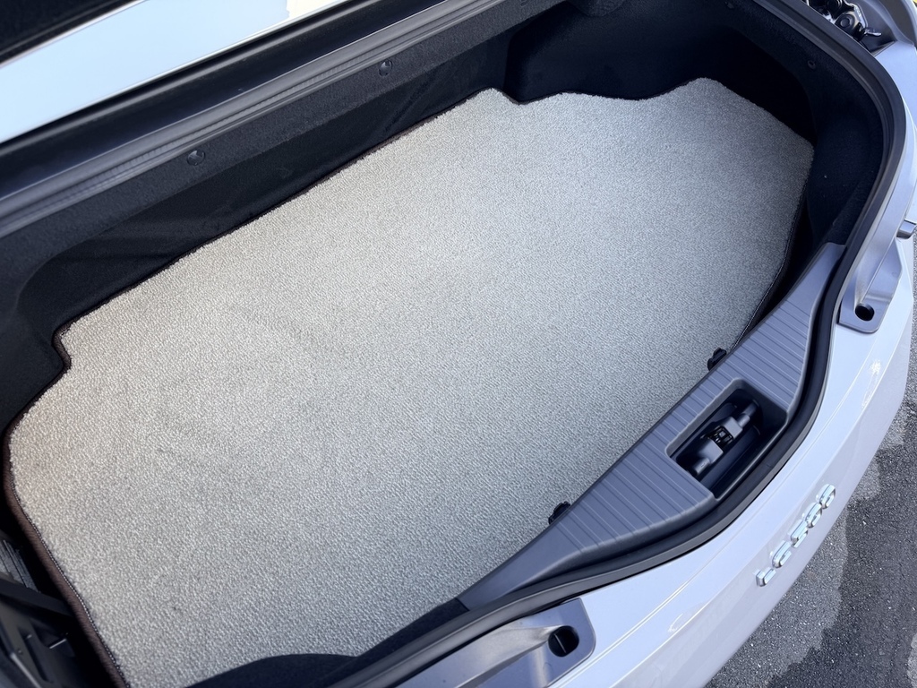 FJ CRAFT ラゲージマット、クオリティ高し！（LC500CV用）: のんびり