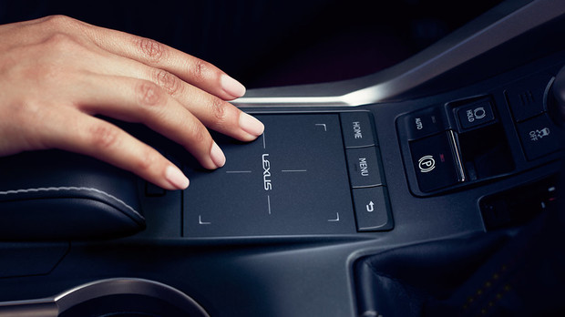 Lexus-NX-300-Standard-Remote-Touchpad-Gallery-overlay-1204x677-LEX-NXG-MY18-0037-01.jpg
