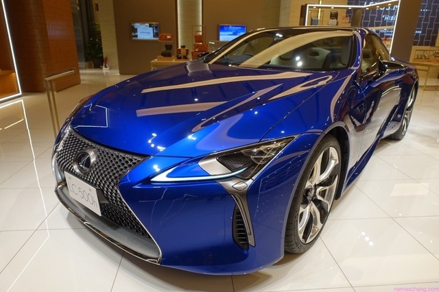 LEXUS LC500コンバーチブル 1/43サイズ ミニカー発売！（京商