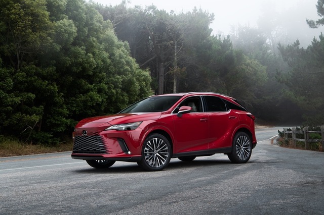 th_2023_RX_350h_Premium_AWD_MatadorRedMica_25.jpg
