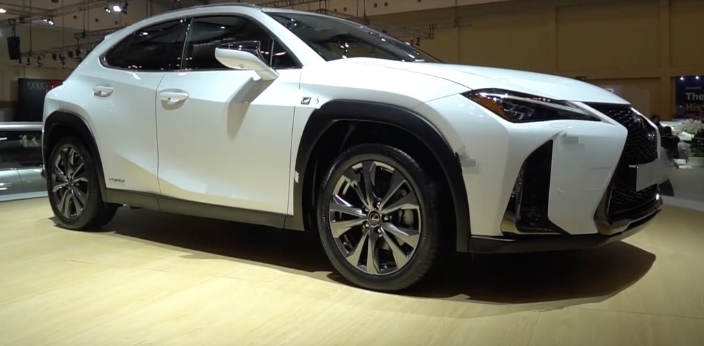 LEXUS UX（UX200/UX250h) 新動画で前後ライト点灯状態完全判明