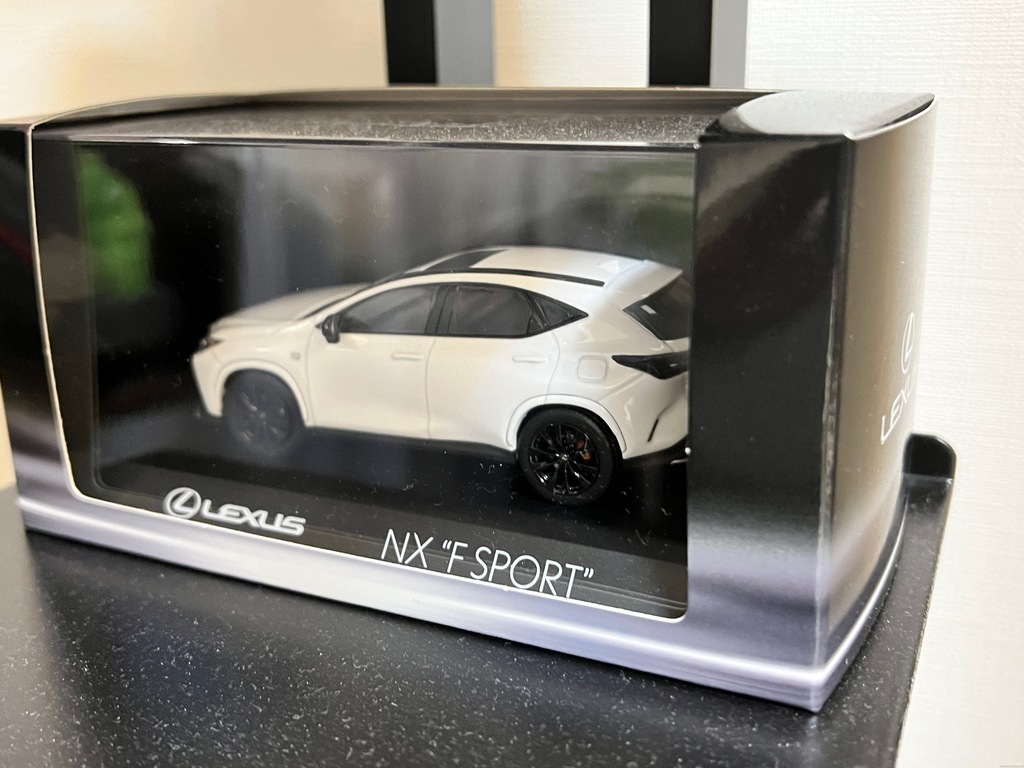 非売品 京商 LEXUS新型NX350h Fスポーツの1/43スケールミニカー - ミニカー