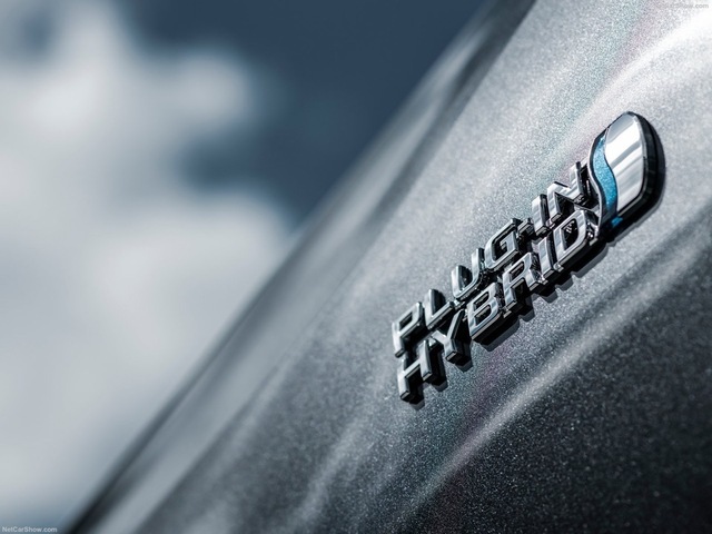 th_Toyota-RAV4_Plug-in_Hybrid-2021-1600-82.jpg